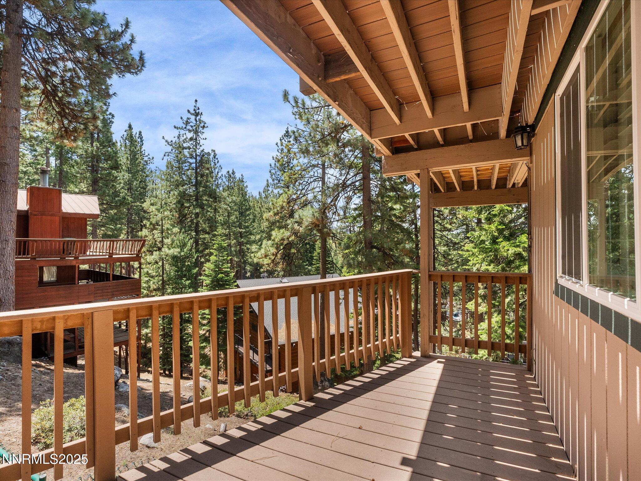 699 Lakeview Drive
