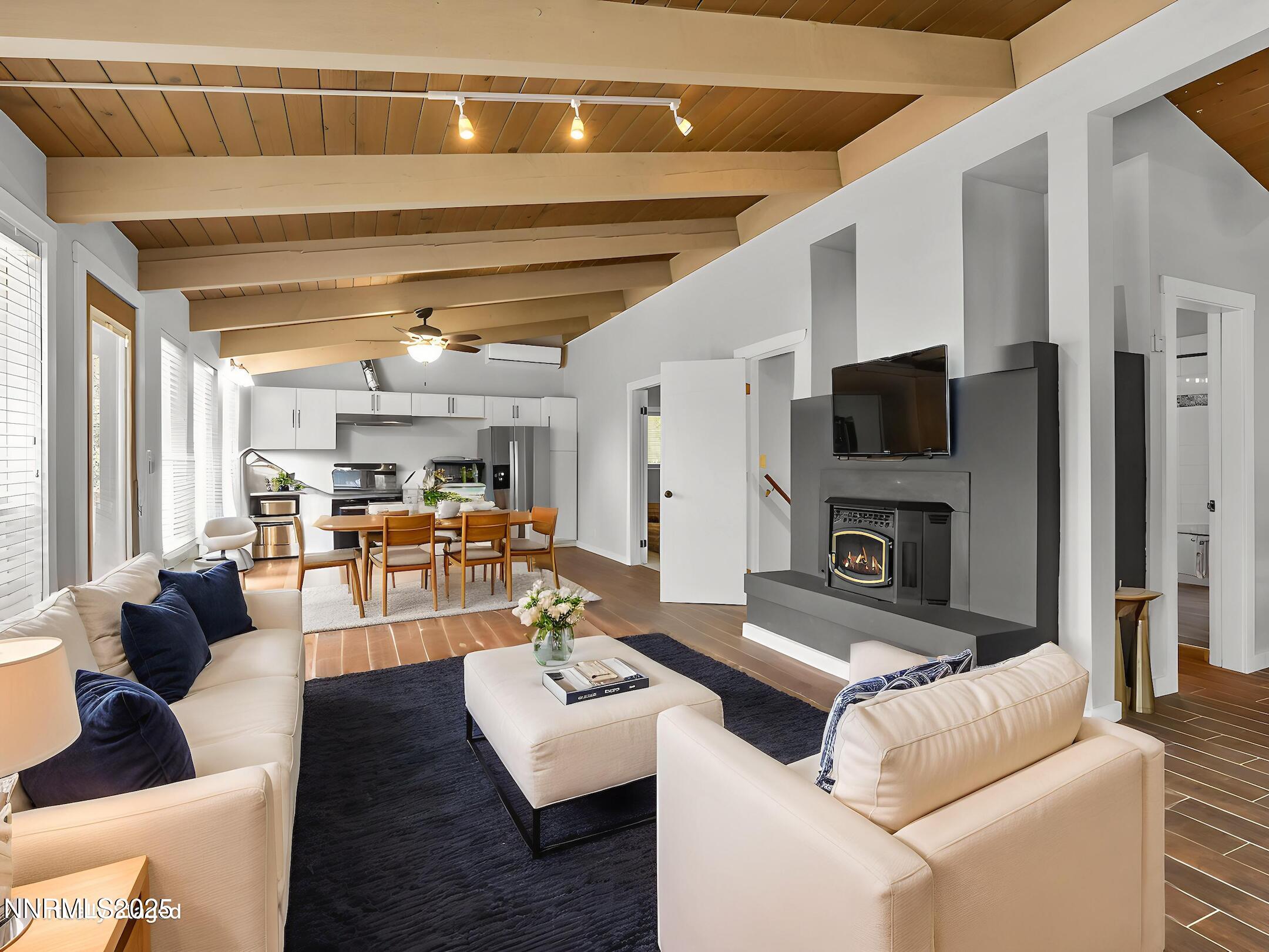 699 Lakeview Drive