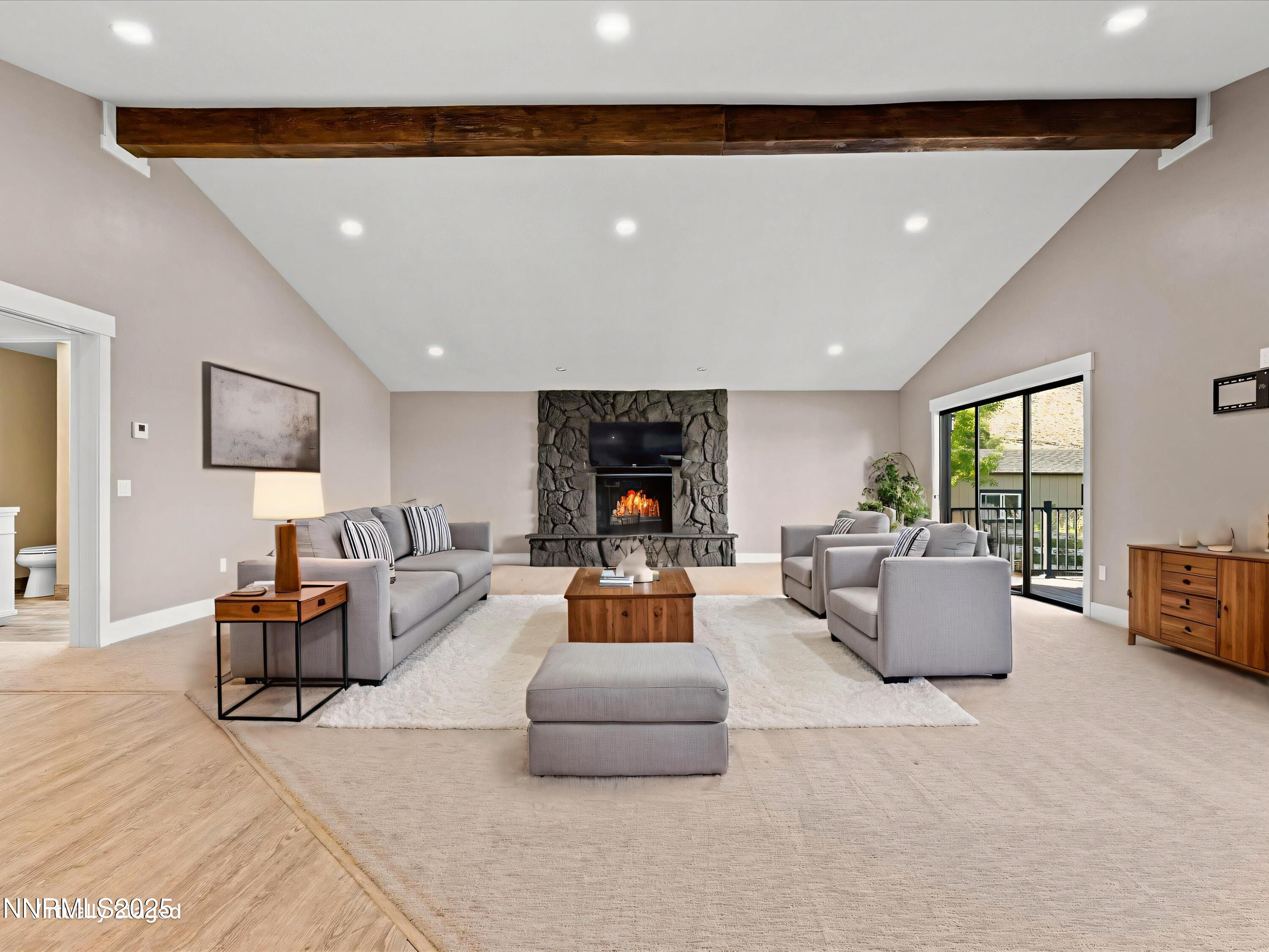 228 Beverly Way