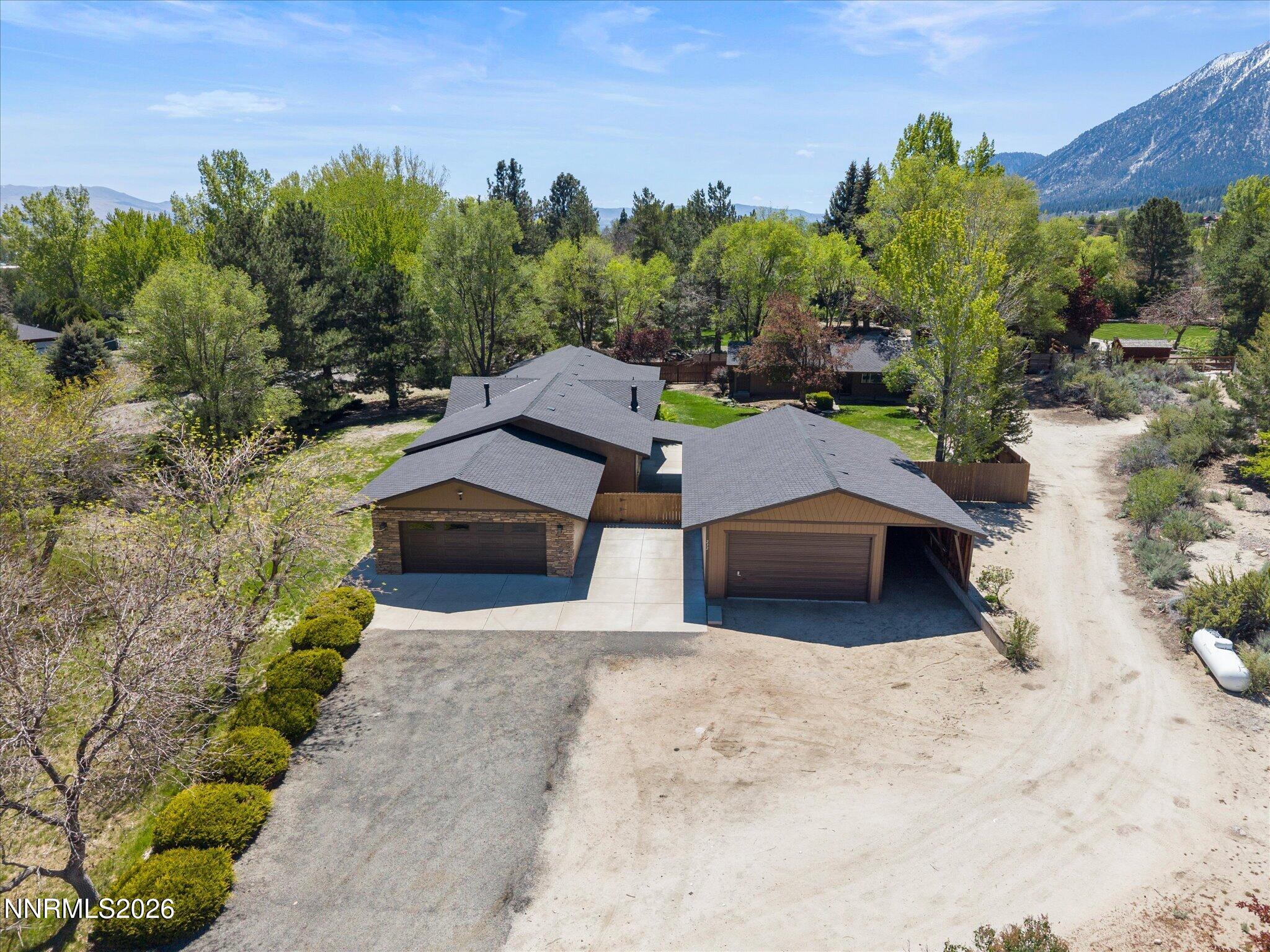 232 NE Beverly Way