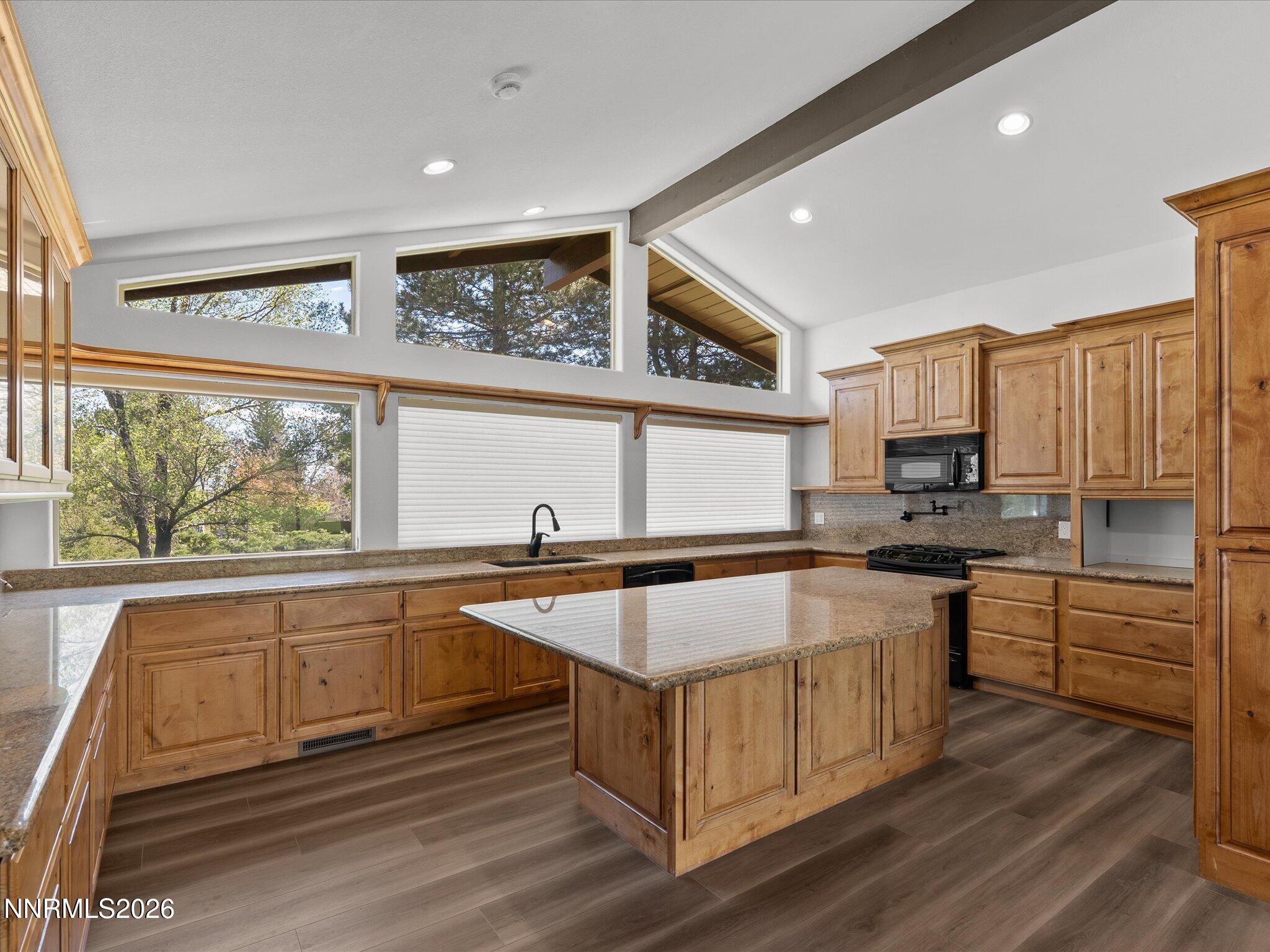 232 NE Beverly Way