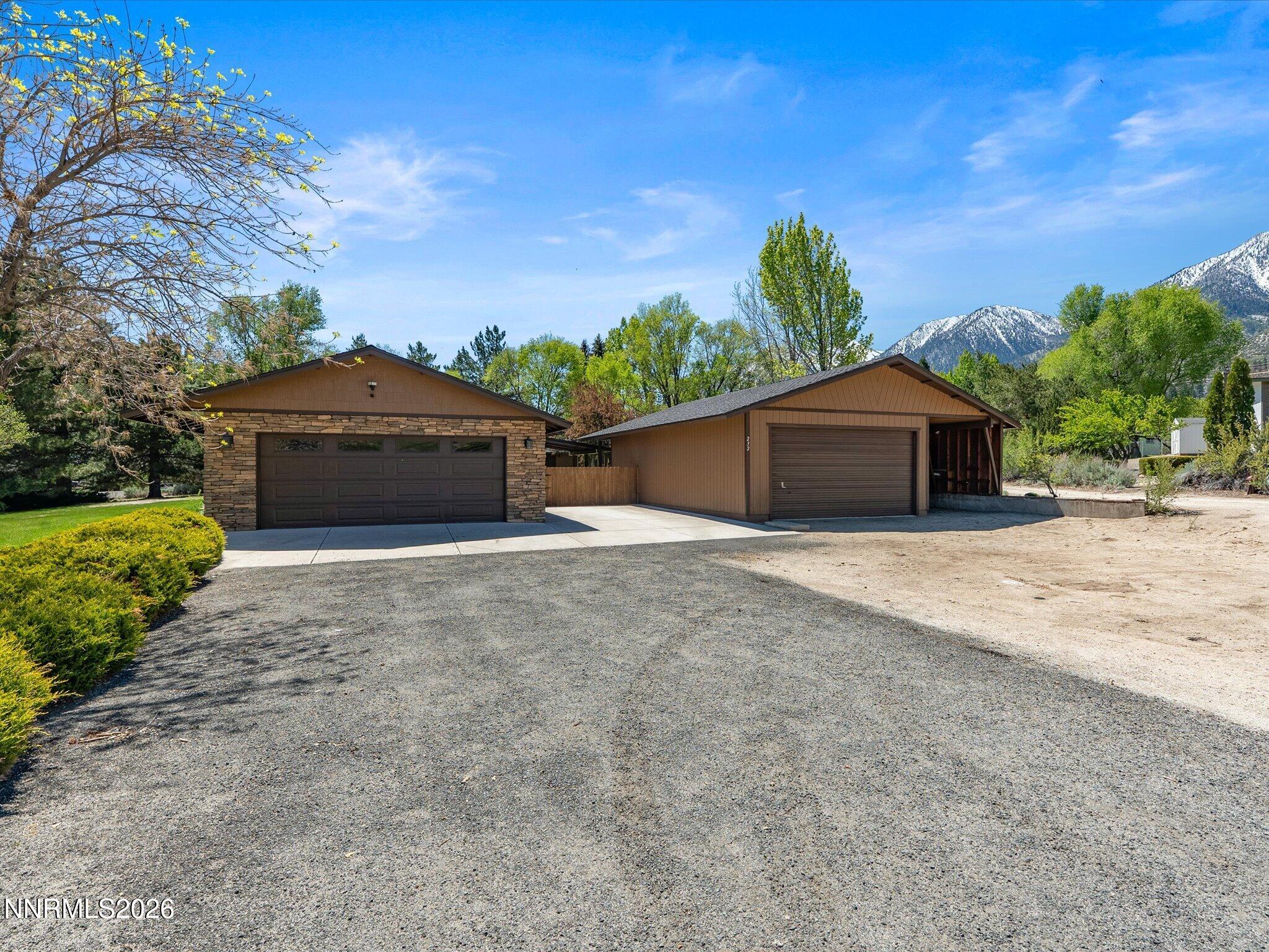 232 NE Beverly Way