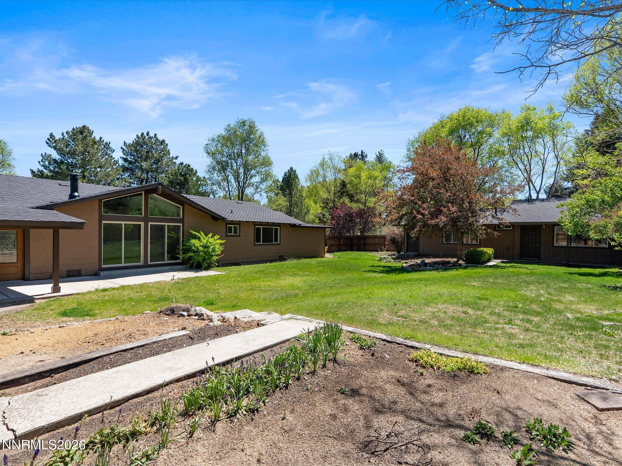 232 NE Beverly Way