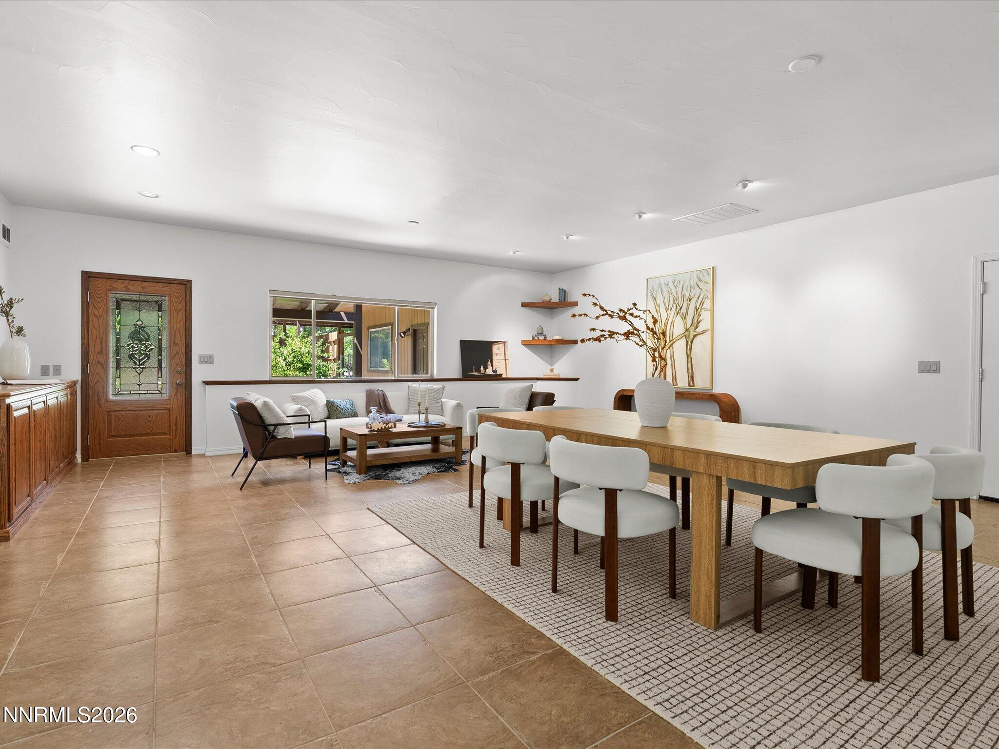 232 NE Beverly Way