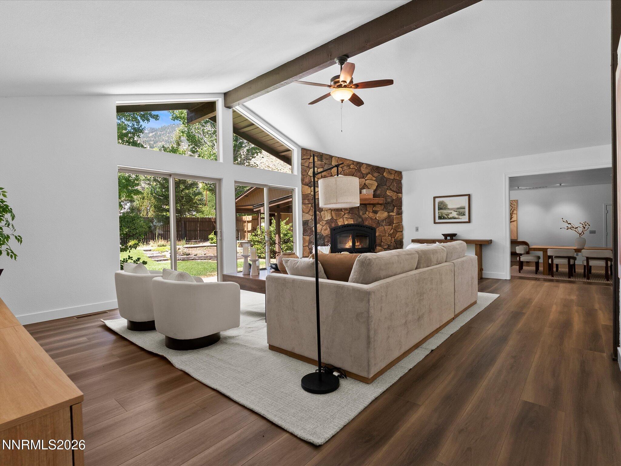 232 NE Beverly Way