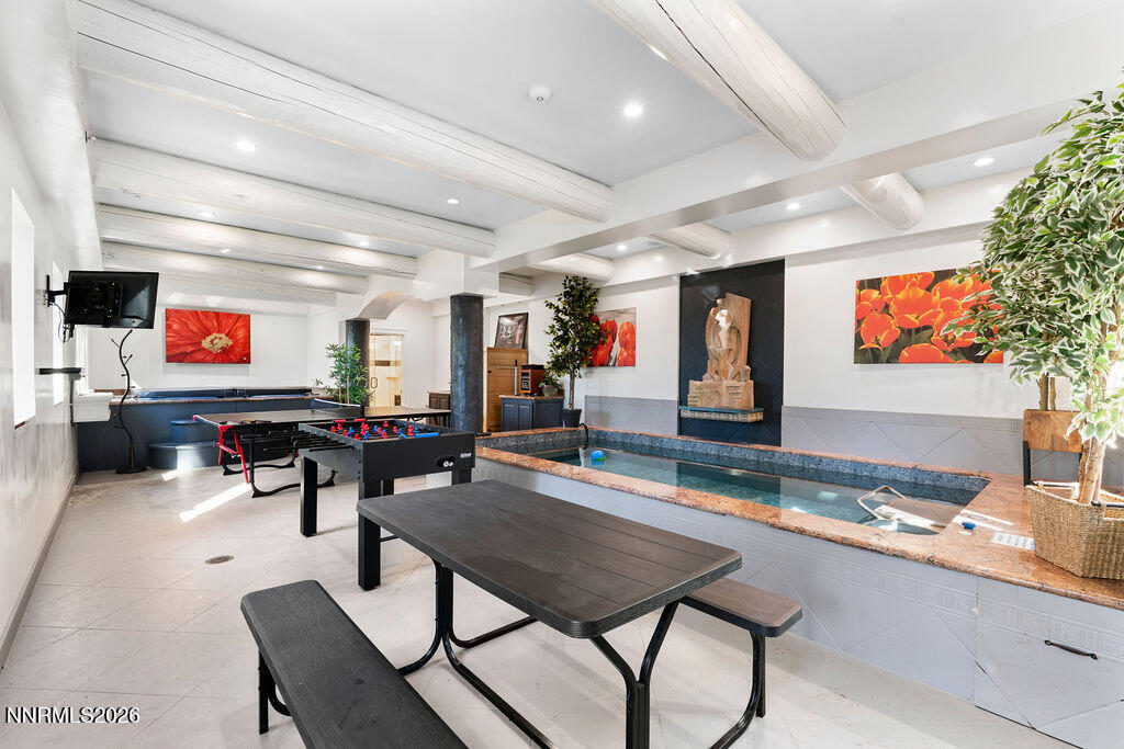 695 Lakeview Drive