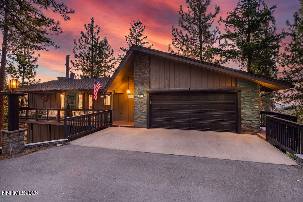 695 Lakeview Drive