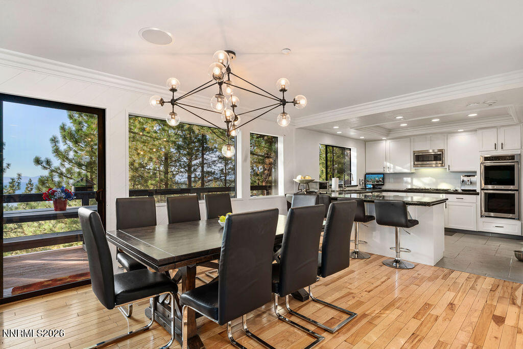 695 Lakeview Drive