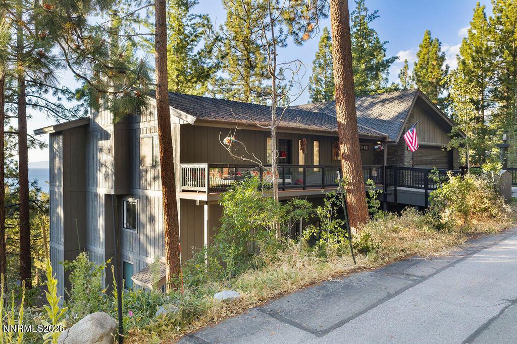 695 Lakeview Drive