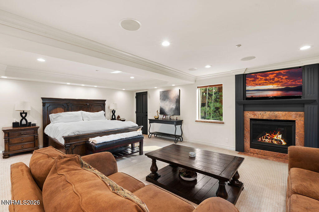695 Lakeview Drive