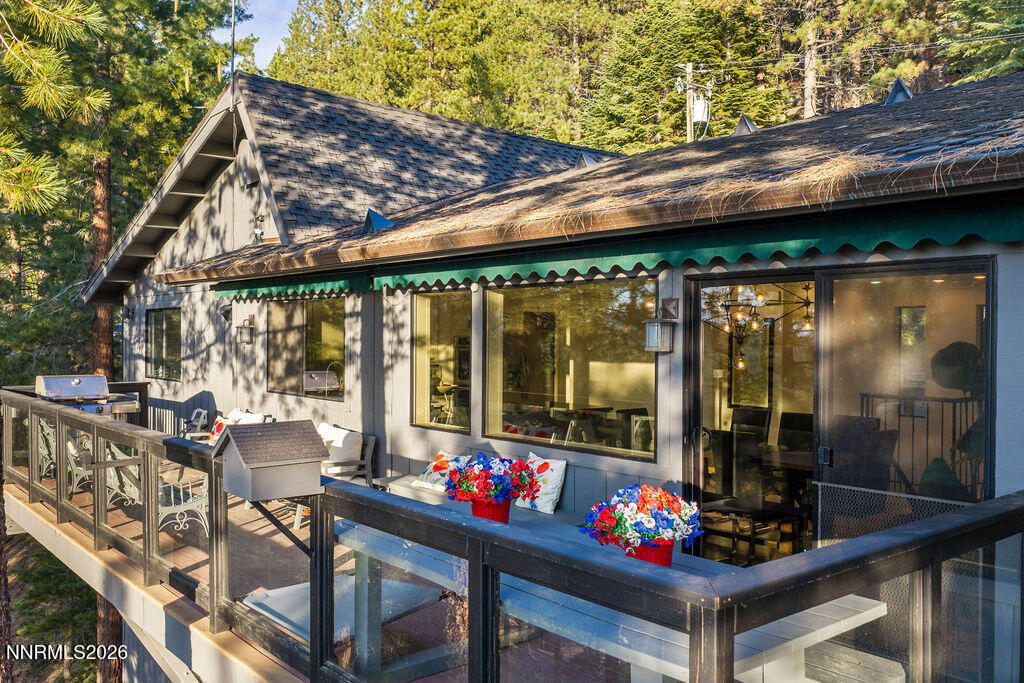 695 Lakeview Drive