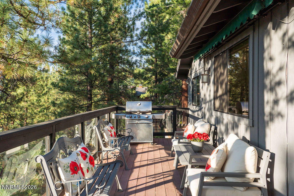 695 Lakeview Drive