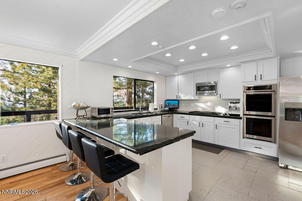 695 Lakeview Drive