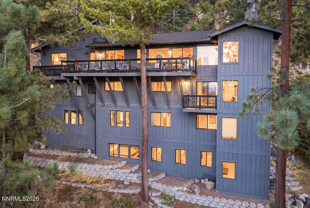 695 Lakeview Drive