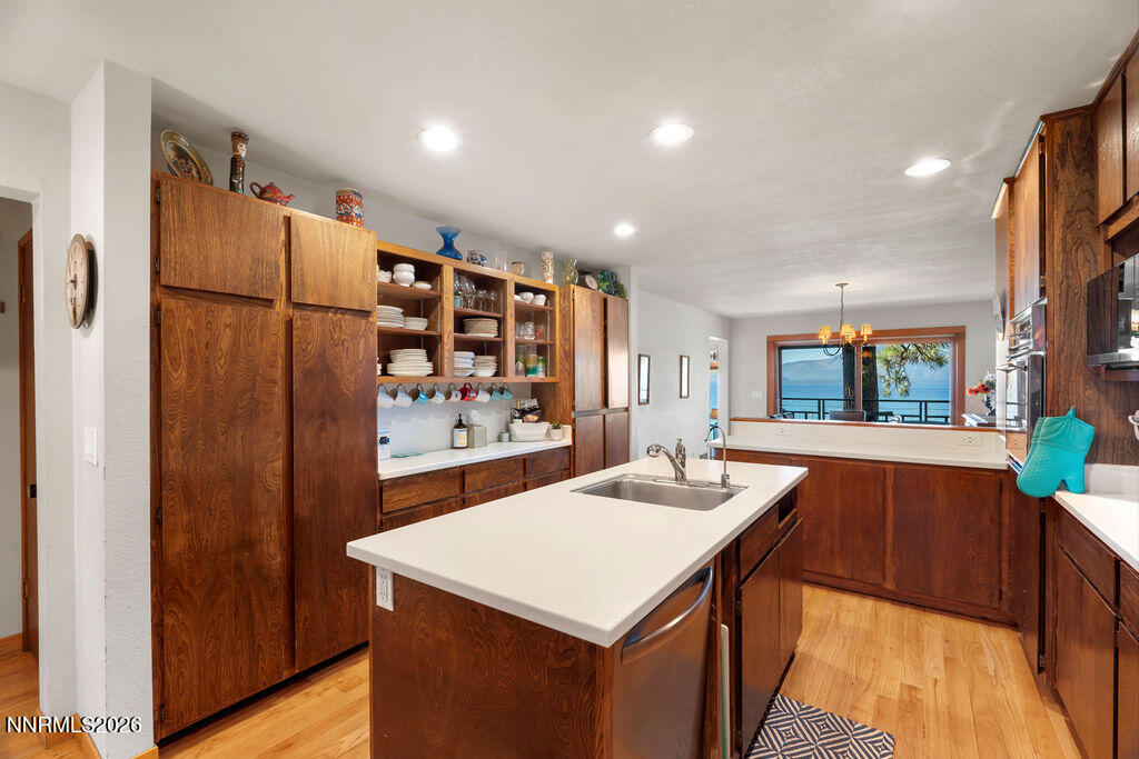 610 Lake Shore Boulevard