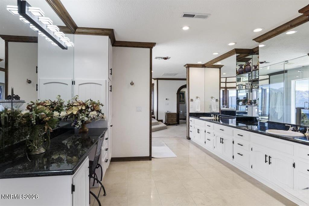 225 S Martin Drive Drive