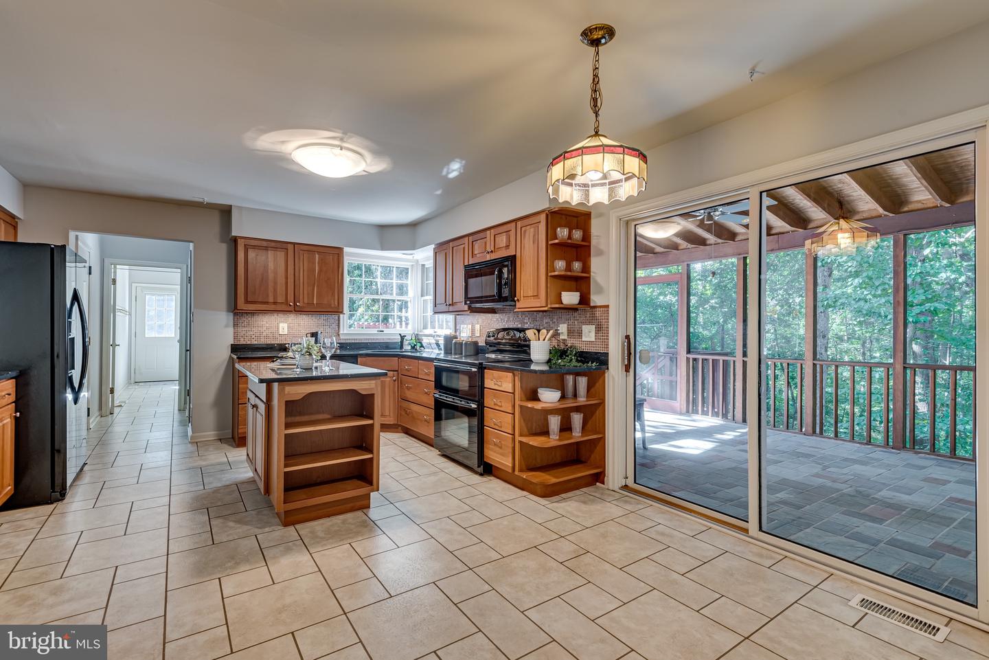 513 Silverbark Ct