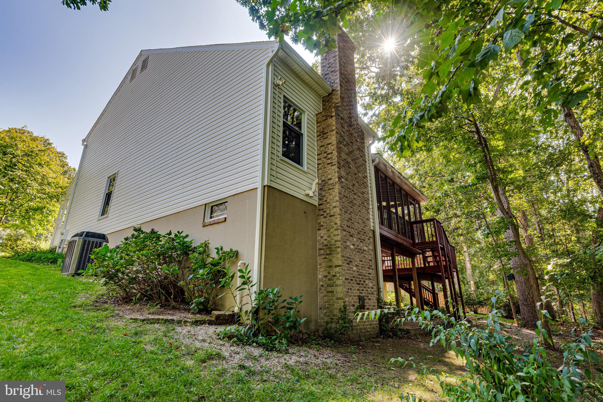 513 Silverbark Ct