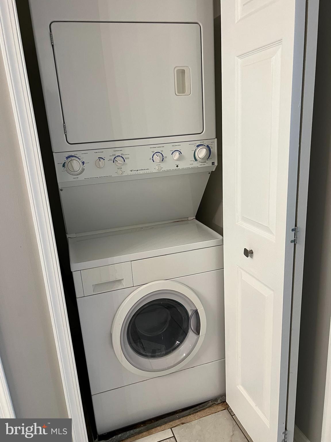 2024 Gov Thomas Bladen Way #303