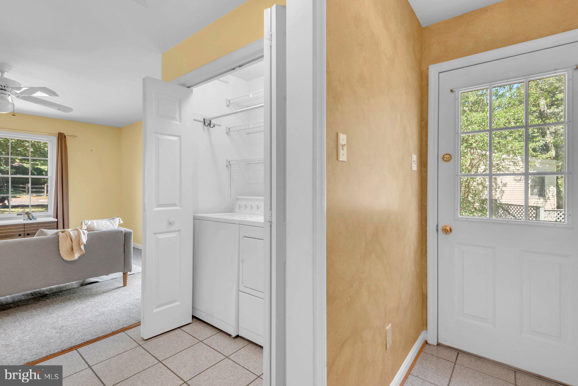 2 Lynhaven Ct