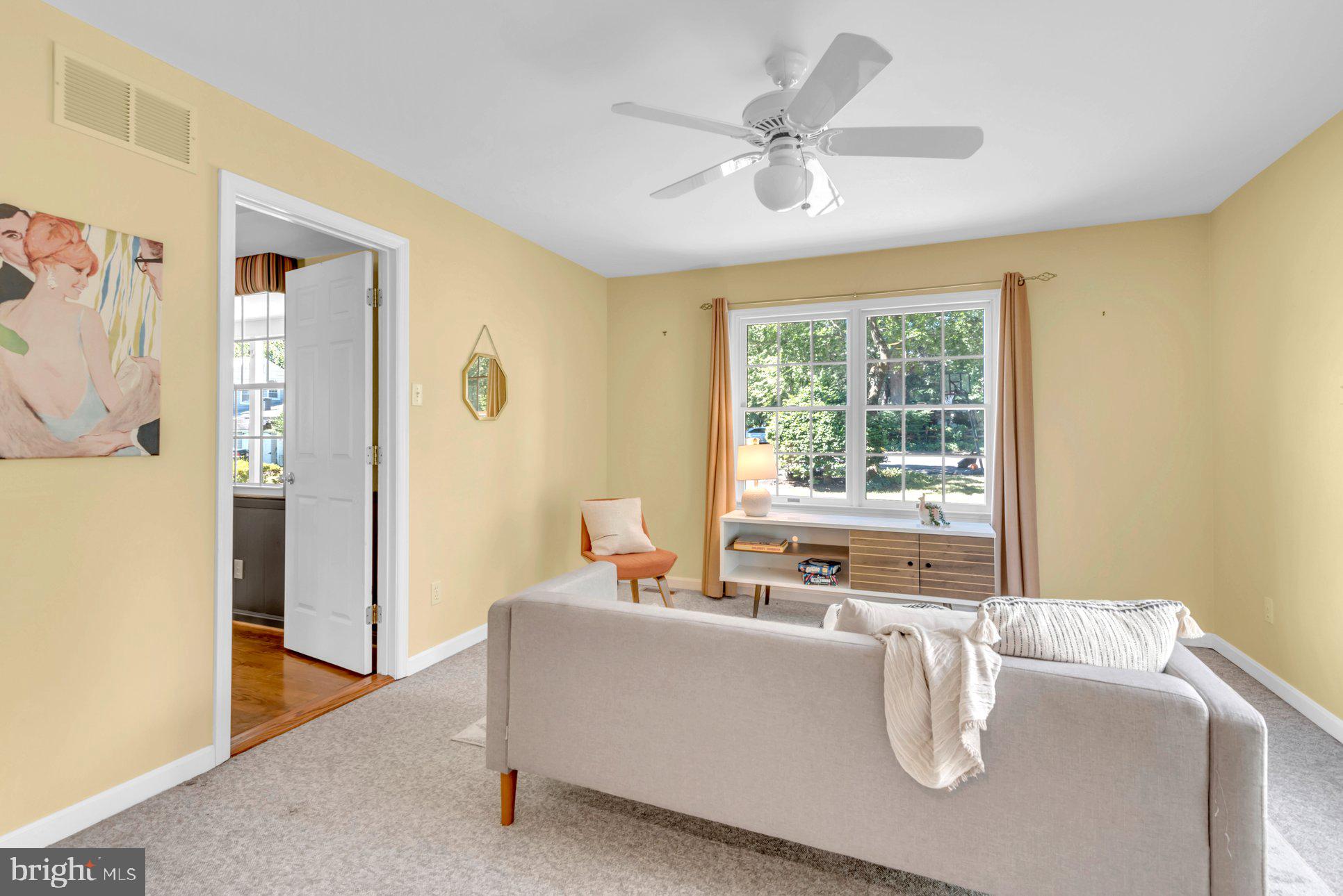 2 Lynhaven Ct