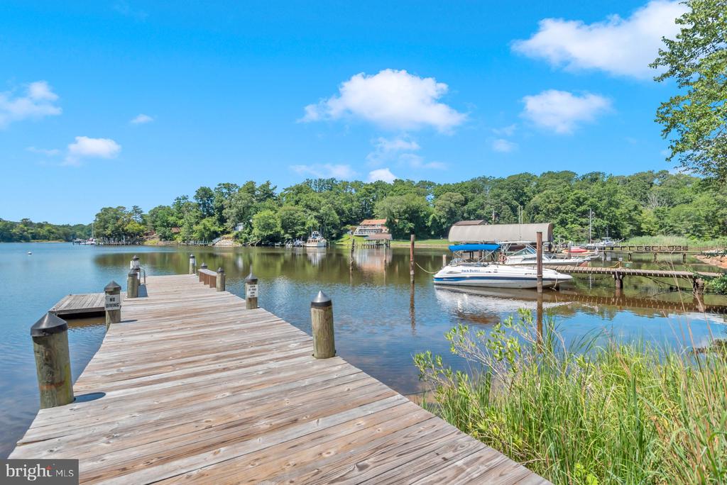 2 Lynhaven Ct