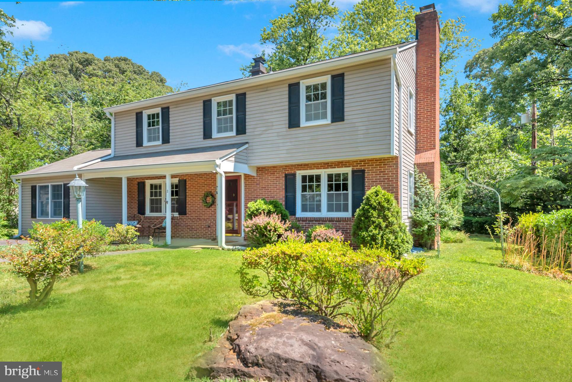 2 Lynhaven Ct
