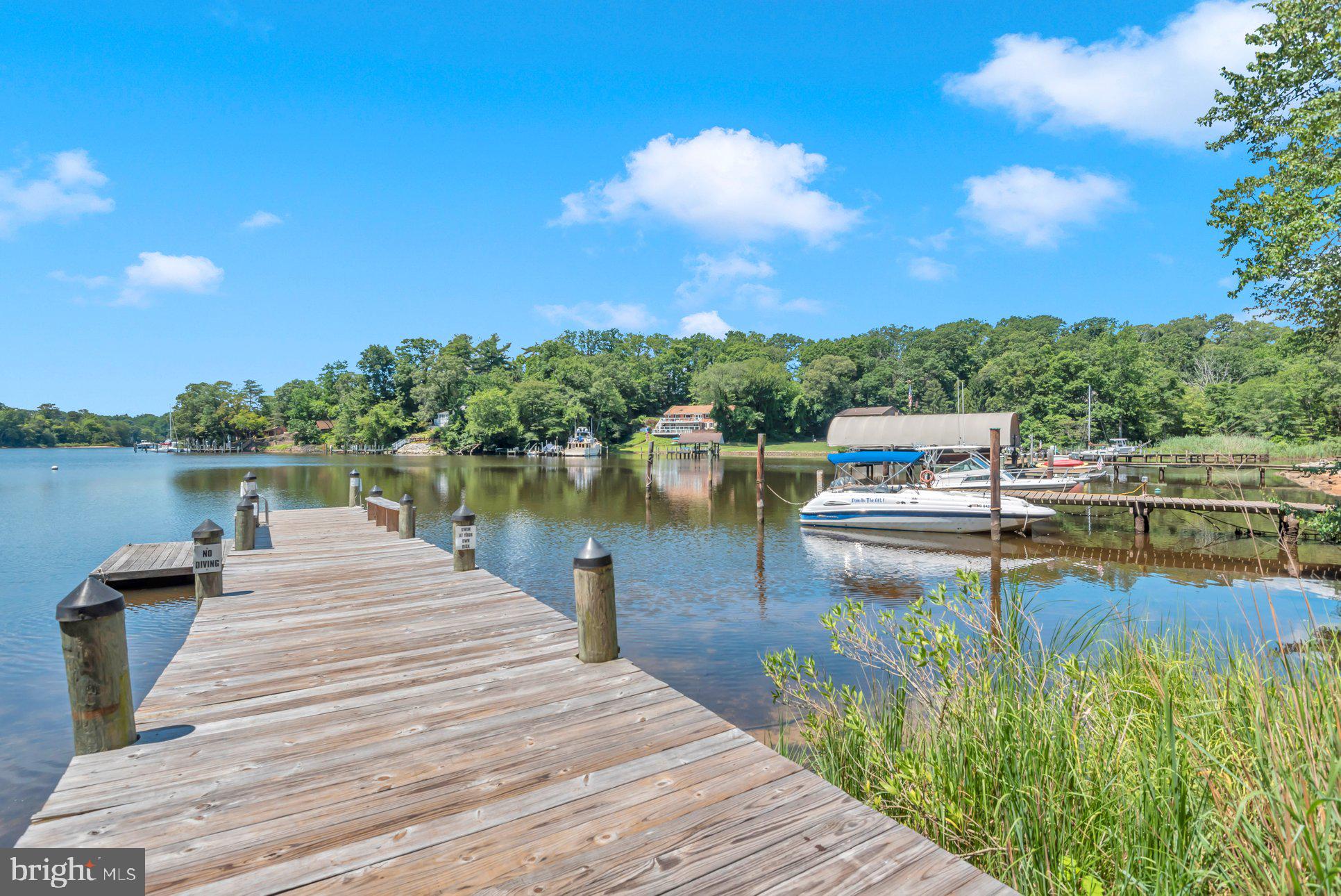2 Lynhaven Ct