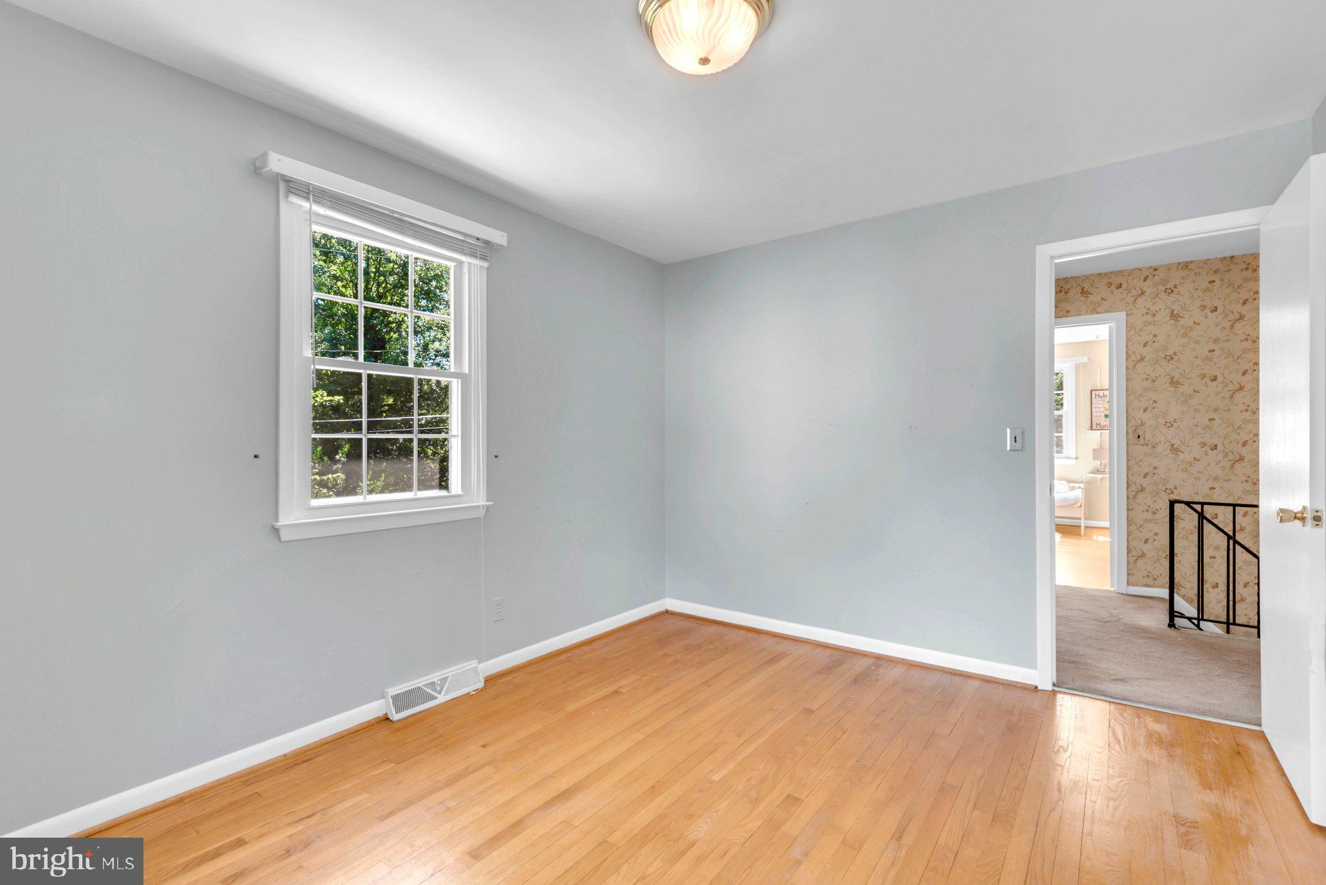 2 Lynhaven Ct
