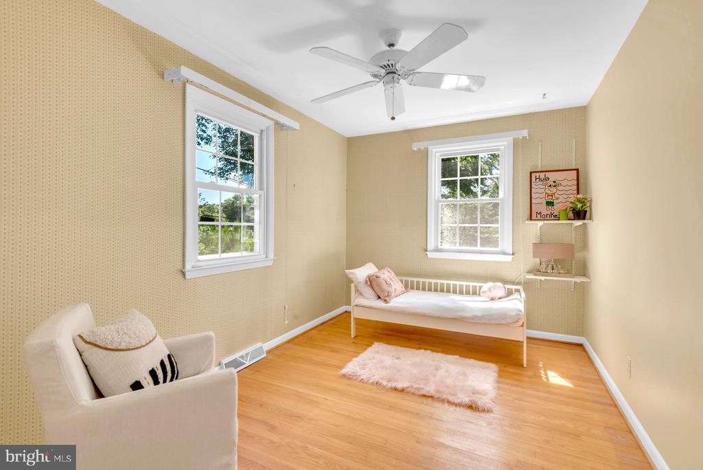 2 Lynhaven Ct