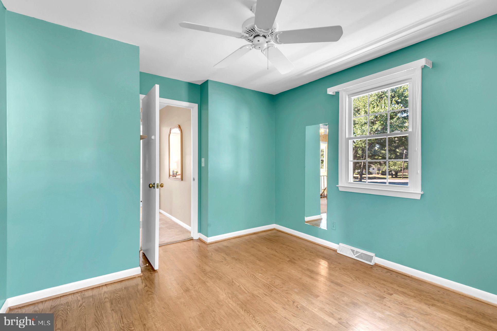 2 Lynhaven Ct