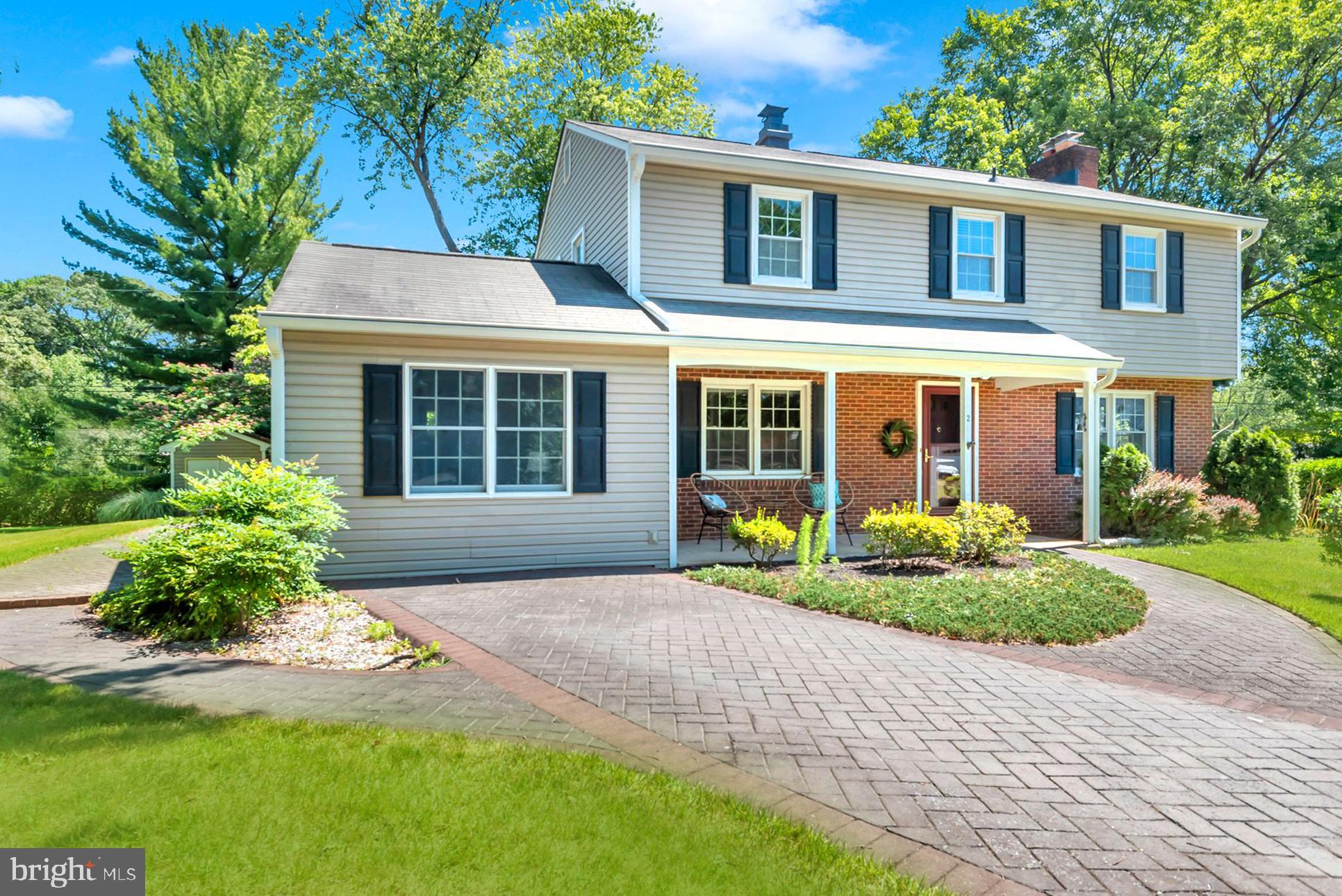 2 Lynhaven Ct