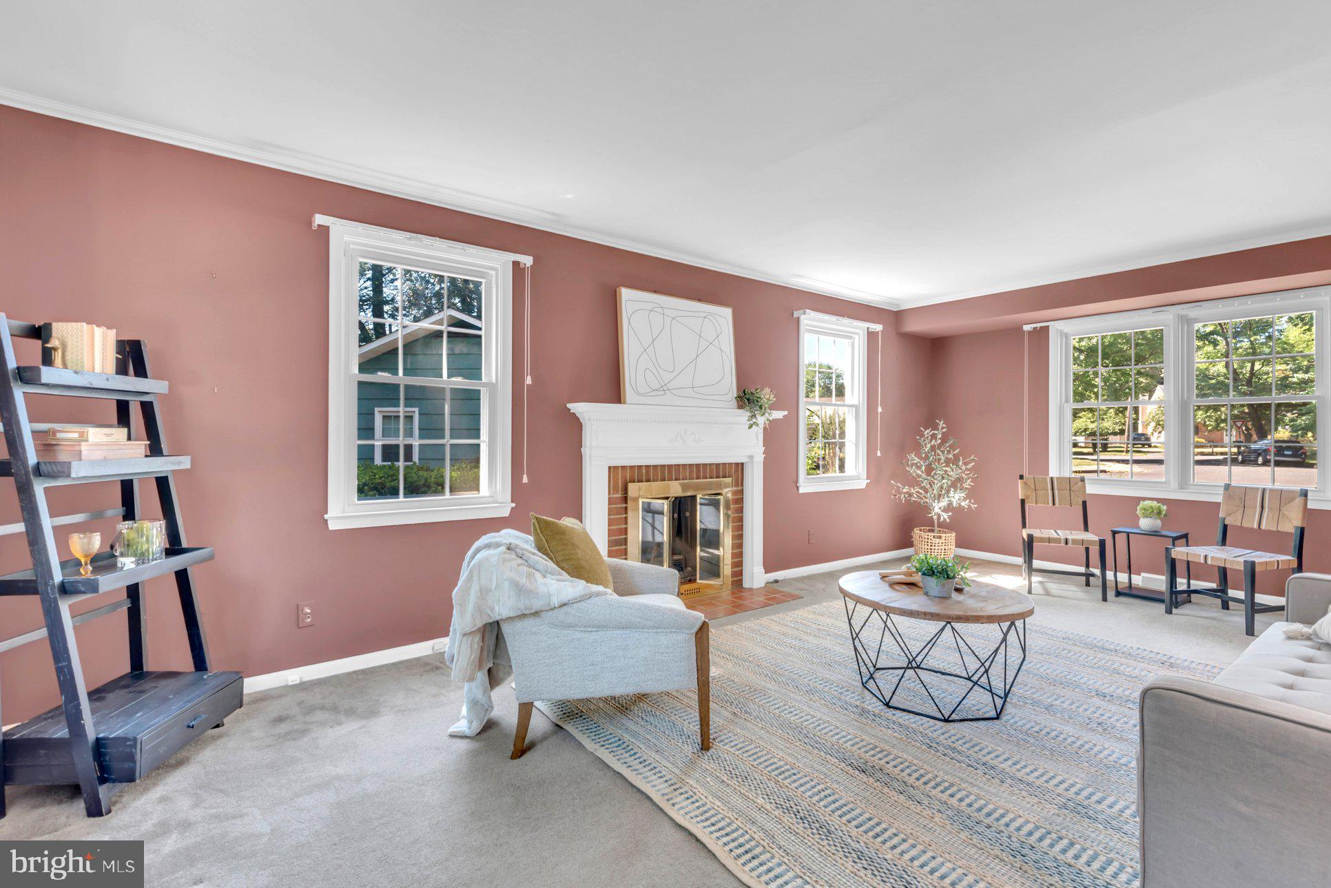 2 Lynhaven Ct