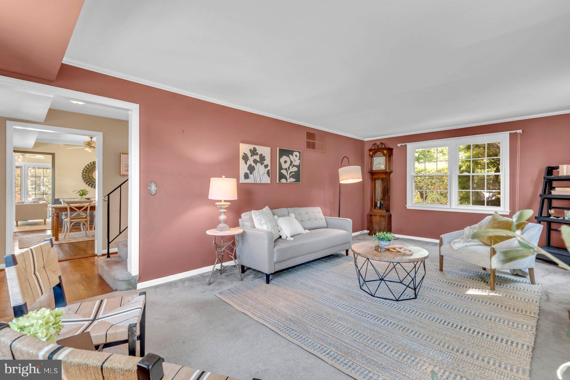 2 Lynhaven Ct