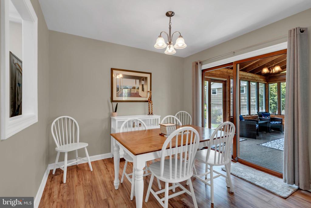 8220 Sherbrooke Ct