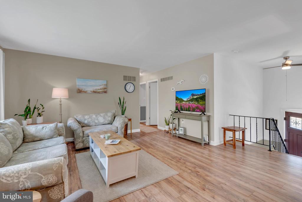 8220 Sherbrooke Ct