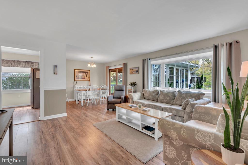 8220 Sherbrooke Ct