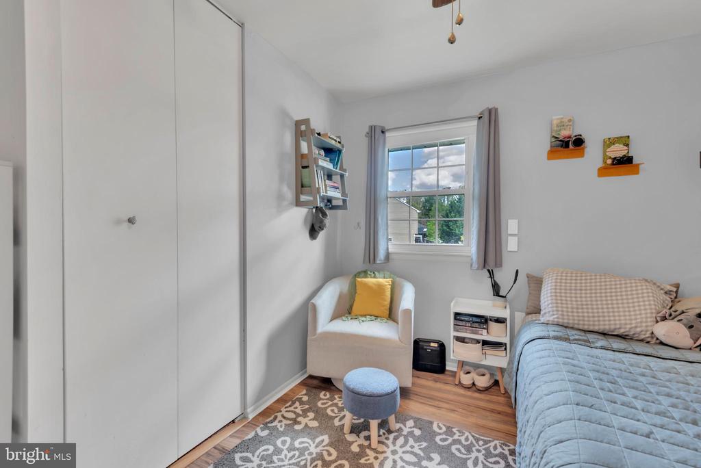 8220 Sherbrooke Ct