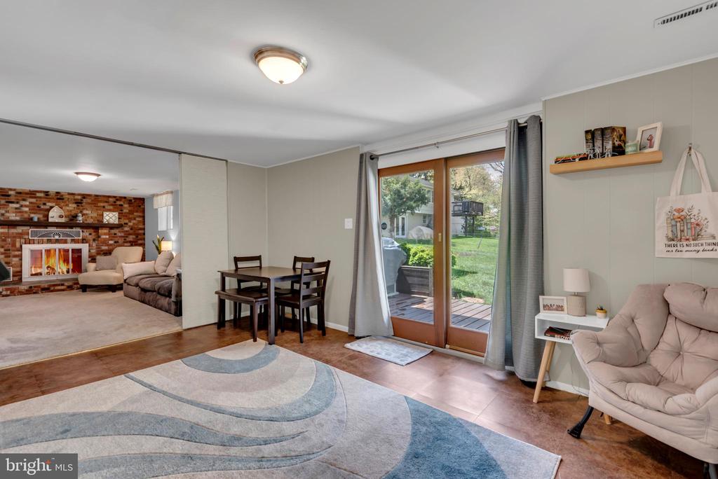 8220 Sherbrooke Ct