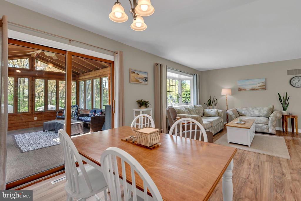 8220 Sherbrooke Ct