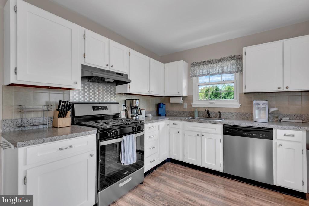8220 Sherbrooke Ct