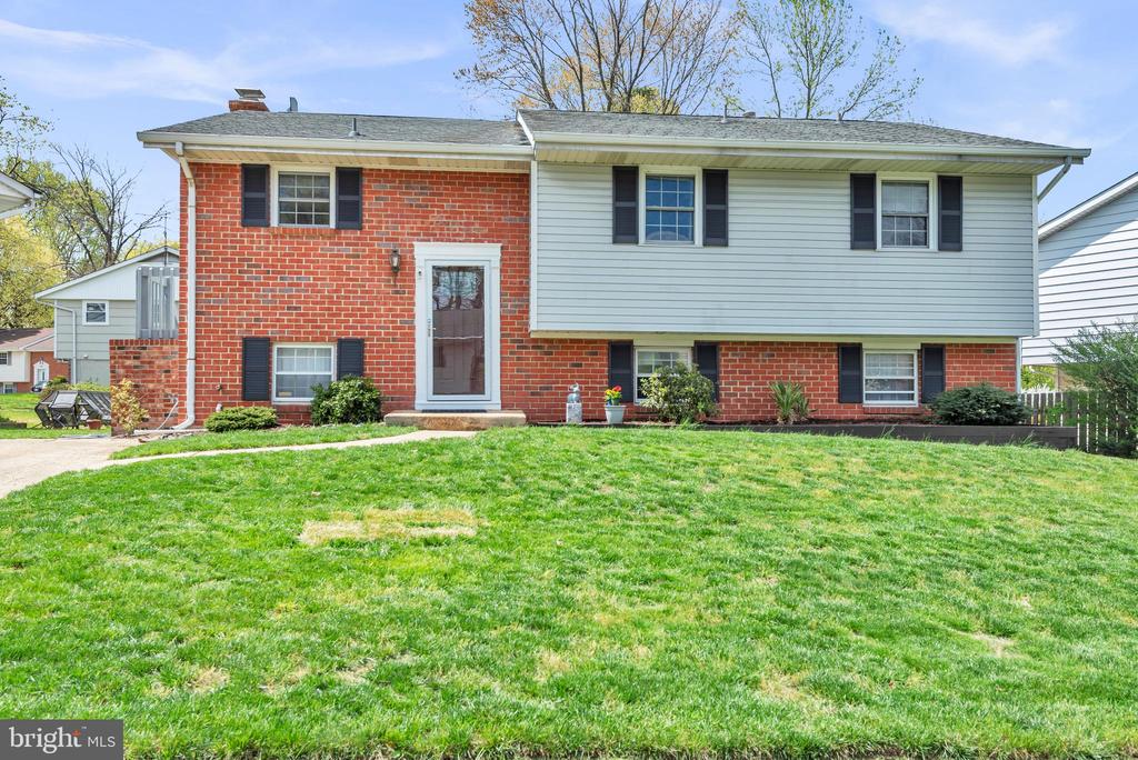 8220 Sherbrooke Ct