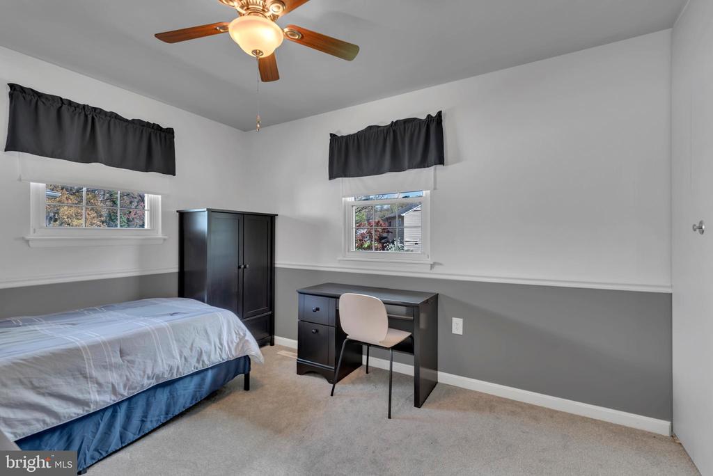 8220 Sherbrooke Ct