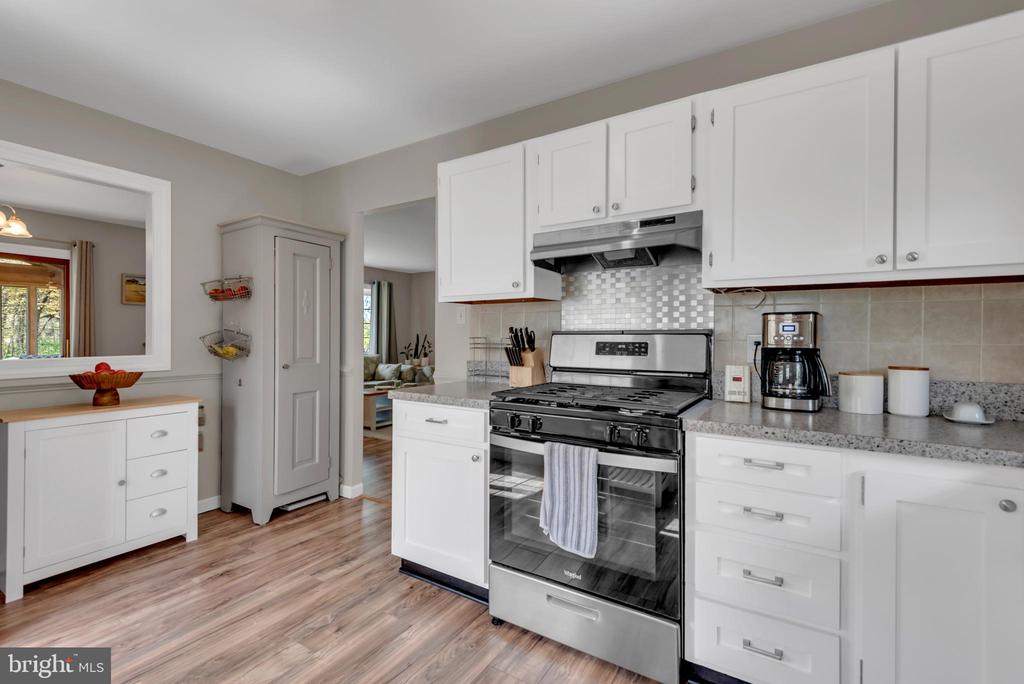 8220 Sherbrooke Ct