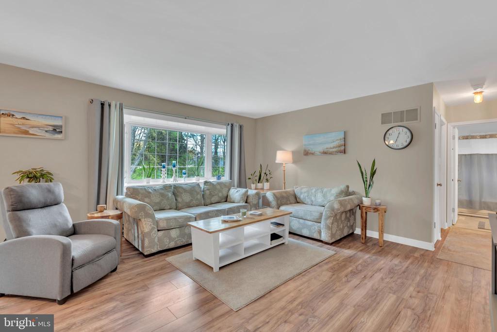 8220 Sherbrooke Ct