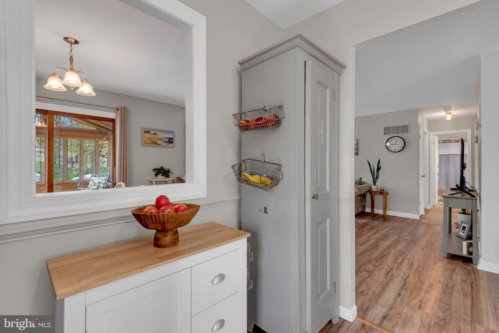 8220 Sherbrooke Ct