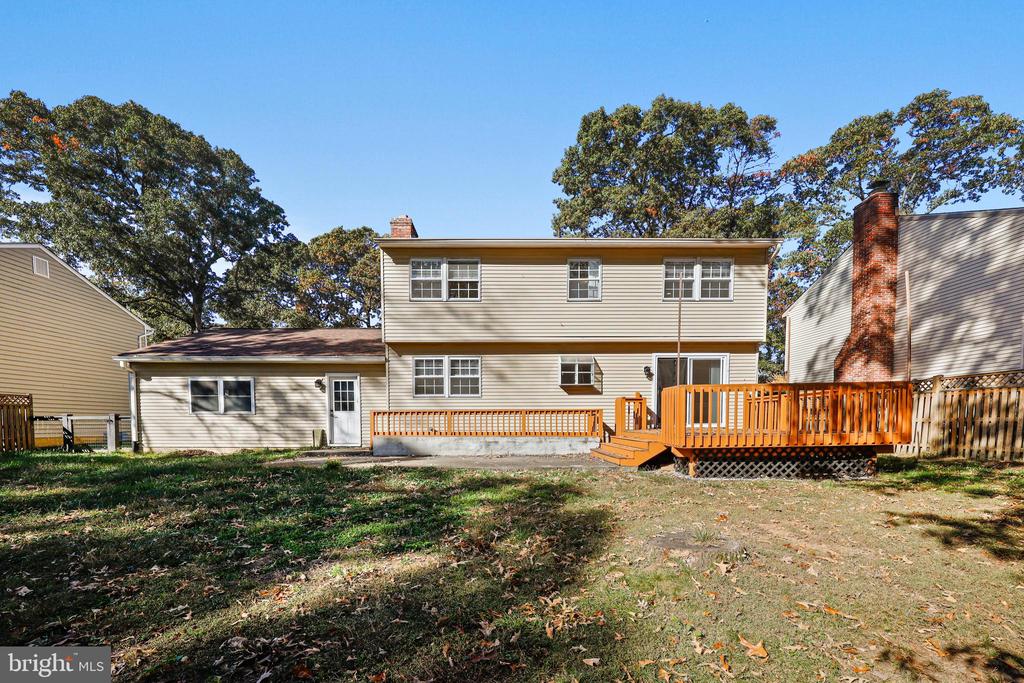 11 HOLLY RD
