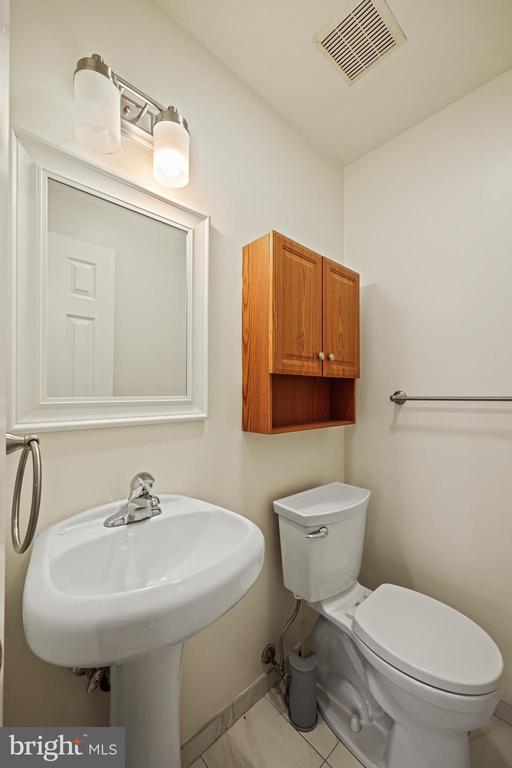11 HOLLY RD