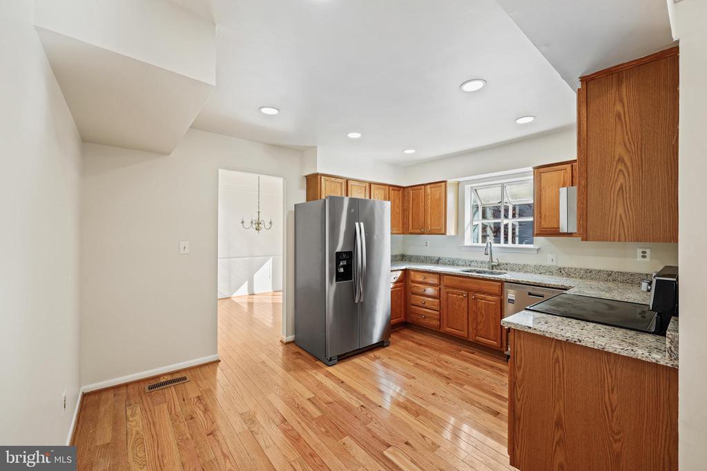11 HOLLY RD