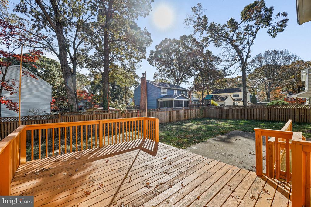 11 HOLLY RD